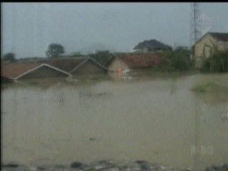  Tim SAR Terus Evakuasi Warga
