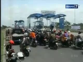 Angin Kencang, Sepeda Motor Dilarang Lewat Suramadu