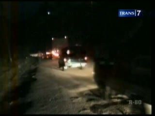 Jalur Longsor Puncak Mulai Dibuka