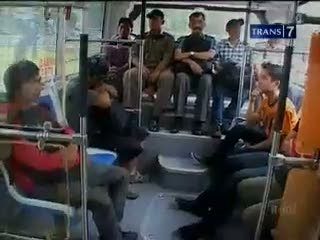Bus Trans Jakarta Baru, Beroperasi