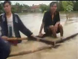 Raup Rezeki dari Banjir