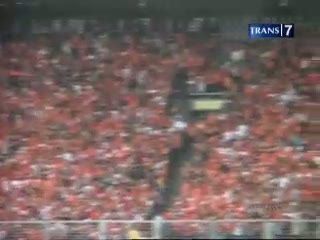 Persija Tertunduk di Kandang