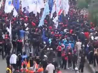 Tuntut Perusahaan Nakal, Ribuan Buruh Unjuk Rasa