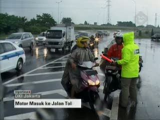 Hindari Banjir, Motor Masuk Jalan Tol