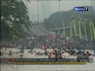 Bermain Banjir Anak-anak Rentan Terserang Penyakit