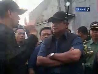 Presiden Kunjungi Pengungsi Kampung Pulo