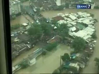 Banjir, Angkutan Massal Tak Berdaya