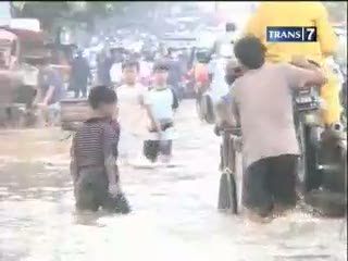 Banjir, Kegiatan Ekonomi Lumpuh