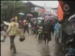 Anak Sungai Ciliwung Meluap, Puluhan Rumah dan Kios Rata