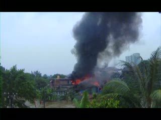 Belasan Rumah Korban Banjir Terbakar