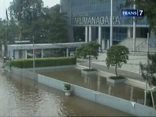 Jalur Grogol-Kalideres Masih Tergenang