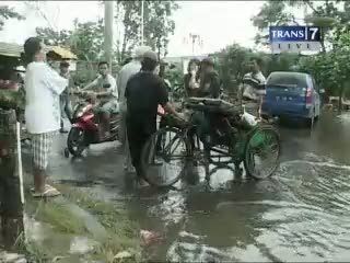 Truk, Transportasi Utama Warga Korban Banjir
