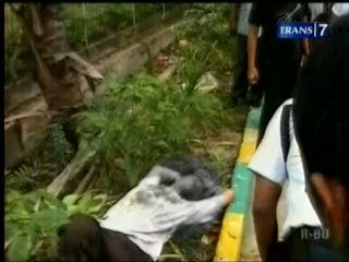 Mengantuk, Pemotor Tabrak Pembatas Jalan
