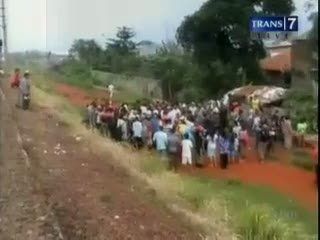 Asyik Berfoto di Rel, 2 Tewas Ditabrak Kereta