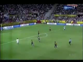 Valdez Hengkang Karena Uang?