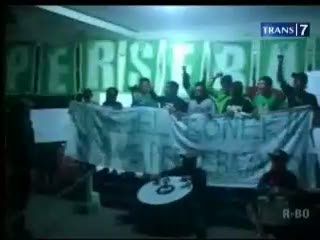 Demo, Bonek Segel Markas Persebaya