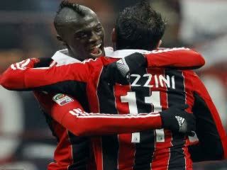 Dua Gol Balotelli Menangkan Milan