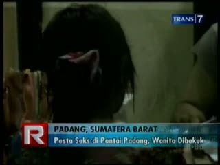 Pesta Seks di Pantai Padang, Wanita Dibekuk