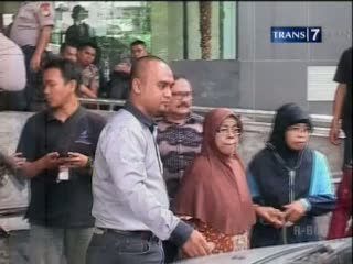 Mantan Presiden PKS Dikunjungi Ibunya