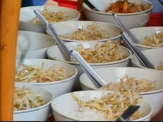 Soto Gratis Setiap Jumat Sore dan Ibu Hamil