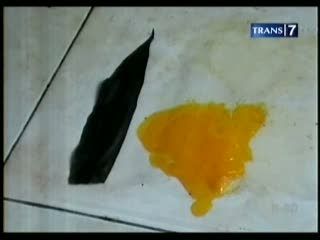 Lantai Rumah Warga Keluarkan Panas