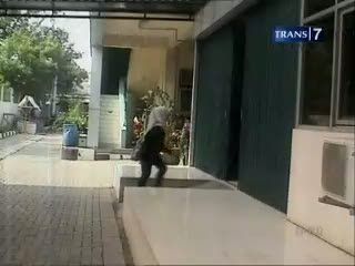 Mahasiswa UI Tewas Loncat Dari Angkot