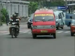 Manajemen Transportasi Massal Dipertanyakan