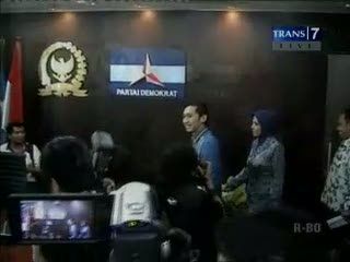 Terganjal Absensi, Ibas Mundur dari DPR