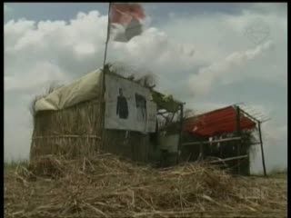 Warga Korban Lapindo Dirikan Gubuk di Atas Tanggul
