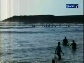 Kapal Batu Bara Karam Dijarah Warga