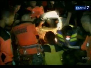 Terjebak di Goa, 8 Wisatawan Selamat