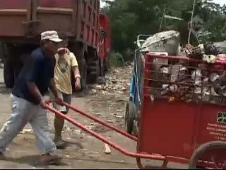 Buang Sampah Sembarangan, KTP Disita