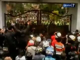Ricuh, Demo Dugaan Korupsi
