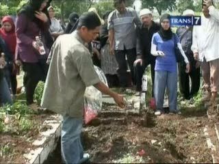 Korban Mutilasi di Jalan Tol Dimakamkan