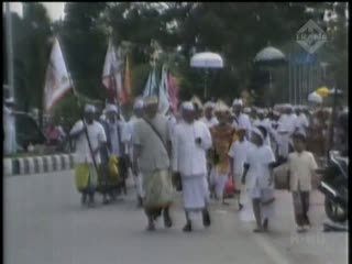Ribuan Umat Hindu Lakukan Ritual Melasti