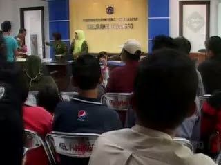 Kelurahan Buat Pelayan ala Bank