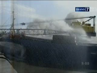 Kapal Kargo Terbakar, Ribuan Motor Hangus