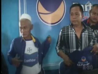  Ratusan Kader Partai Nasdem Mundur