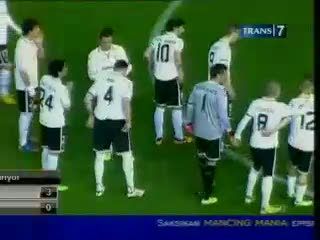 Valencia Pesta Gol di Kandang