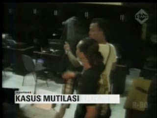 Tersangka Mutilasi Dijenguk Ayahnya