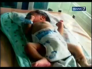 Penemuan Bayi di Dalam Kardus