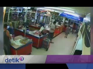 Upaya Penyelamatan Balita Terekam Kamera CCTV