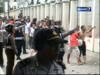 Berduaan dengan Kekasih, Mahasiswa Dipukul Satpam