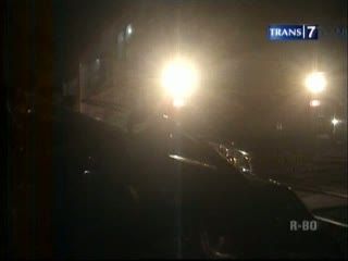 Commuter Line Tabrak Mobil di Perlintasan