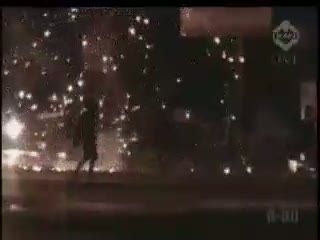 Tawuran Antar Warga Bersenjatakan Batu, Balok dan Panah