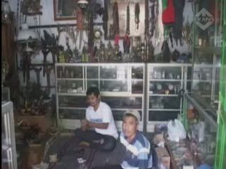 Supermarket Dukun, Jual Alat-alat Perdukunan