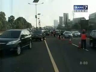 Sistem Lawan Arus di Jalur Tol