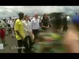 Angelina Jolie Kunjungi Kamp untuk Perempuan di Kongo