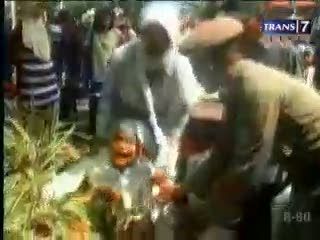 Rekor Dunia Baru, Khitanan Massal