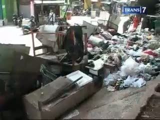 Warga Ibukota Sisakan Sampah